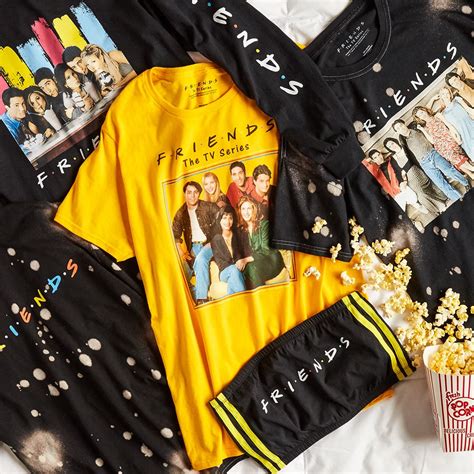 Friends 💛 | Friends merchandise, Friends tv, Friend outfits