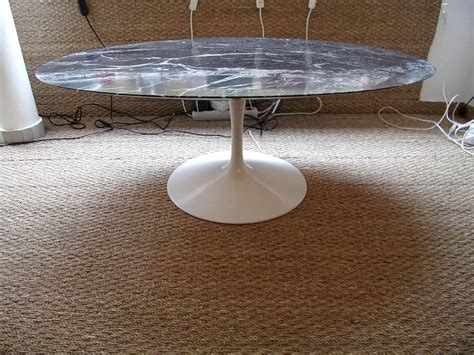 Knoll "Tulip" coffee table in black marquina marble, Eero SAARINEN - 1970s - Design Market