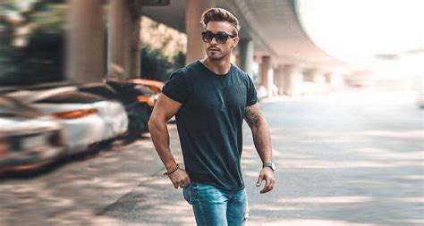 Top 8 summer t-shirts for men that won't show sweat