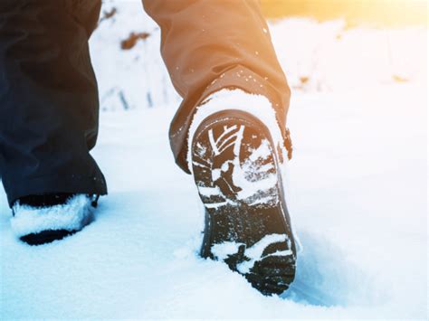 Hiking Boots vs Snow Boots: Best in the Snow? • Roaming Spices