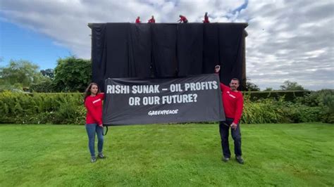 Activists drape Rishi Sunak’s mansion in black cloth to protest his ...