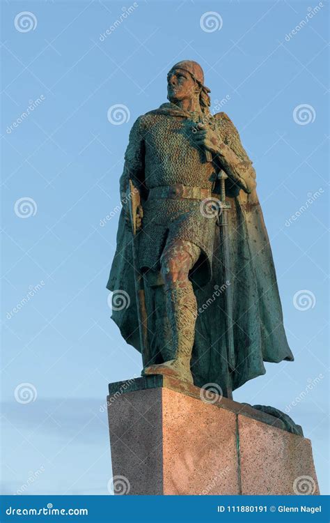 Leif Erikson statue editorial photo. Image of europe - 111880191