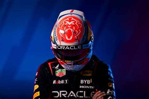 RBR News 🇳🇱🇲🇽 on Twitter: "🚨 | Max Verstappen's helmet for 2023 🦁 What would you rate it out of ...