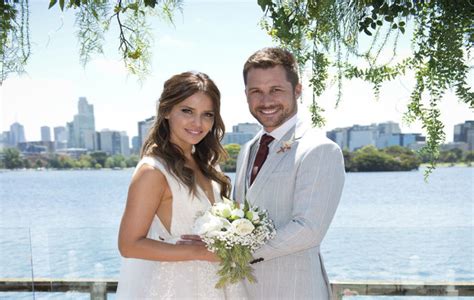 Neighbours spoilers: Wedding day disaster for Mark Brennan and Elly Conway?