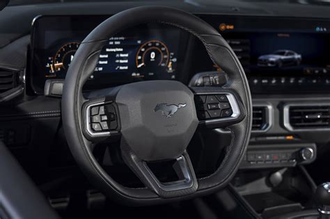 New Ford Mustang Interior: You'll Feel Like a Fighter Pilot