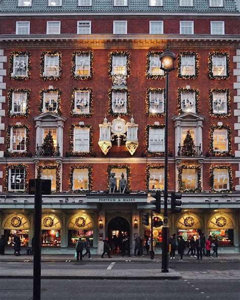 What to see and do in Piccadilly, London (Festive Edition) — exploring edinburgh