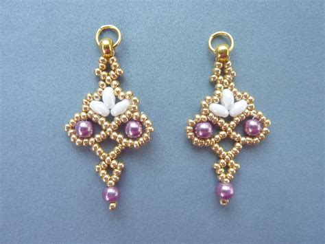 FREE beading pattern for Twin Floret Earrings - BeadDiagrams.com