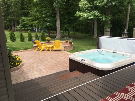 30+ Backyard Deck Ideas With Hot Tub