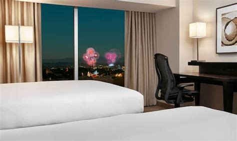 Rooms & Suites | Hilton Anaheim