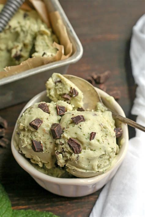 Paleo Mint Chocolate Chip Ice Cream | Recipe in 2020 | Mint chocolate chip ice cream, Paleo ...