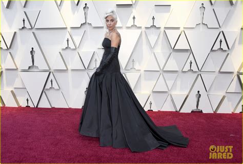 Lady Gaga Stuns on Oscars 2019 Red Carpet!: Photo 4245301 | 2019 Oscars, Lady Gaga, Oscars ...