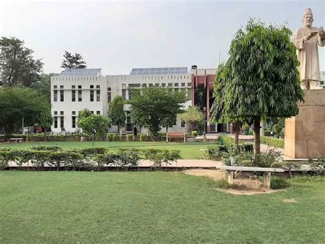 Jamia Millia Islamia University (JMI), New Delhi - Faculty Details 2024