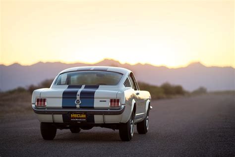 Ford Mustang Shelby GT 350 : the metamorphosis | Classic Car Passion