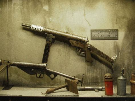 World War II Guns: The Homemade Submachine Gun that Armed the Polish Resistance | The National ...