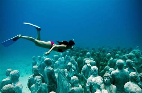 Underwater statues Cancun, Mexico