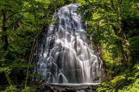 17 Best Hiking Waterfalls Near Asheville, NC You Must Visit - Southern Trippers