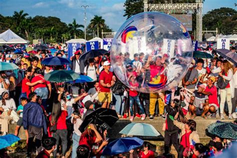 Crowds at the Bagong Pilipinas rally