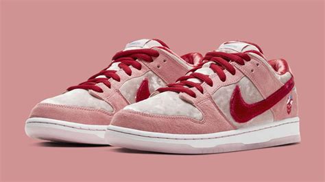 OFFICIAL LOOK AT STRANGELOVE X NIKE SB DUNK LOW VALENTINES DAY | DailySole