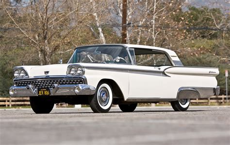 1959 Ford Fairlane Galaxie 500 Club Victoria | Gooding & Company