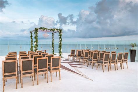 Explore destination weddings at the beautiful Beach Palace Cancun ...