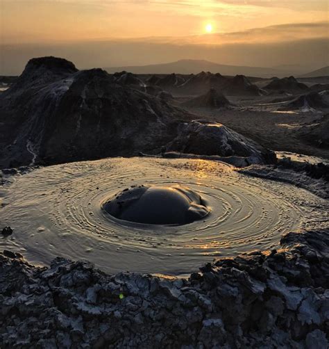 Gobustan & Mud Volcanoes Tour – Tour De Baku