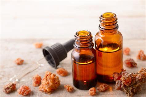 11 Surprising Benefits and Uses of Myrrh Oil | Cookist.com