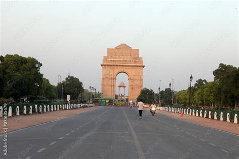 india gate, new delhi india Stock Photo | Adobe Stock