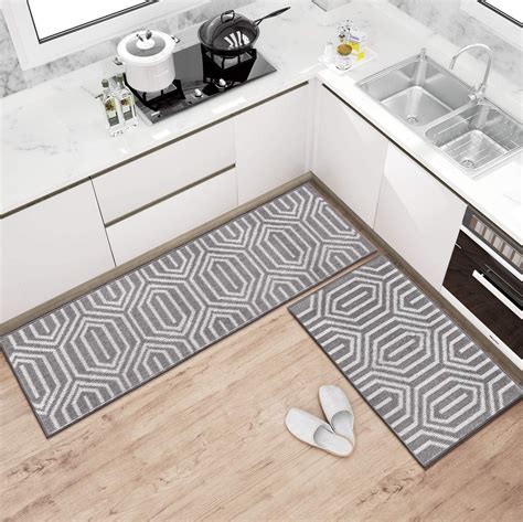 How To Choose The Perfect Kitchen Rug - Décor Aid