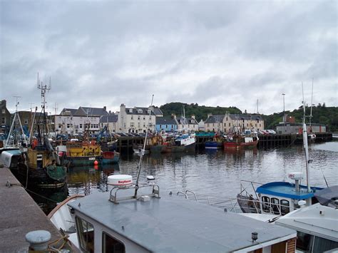 Stornoway harbour | DianneB 2007. | Flickr