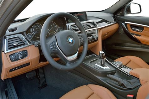 2016 BMW 3 Series interior | TheDetroitBureau.com