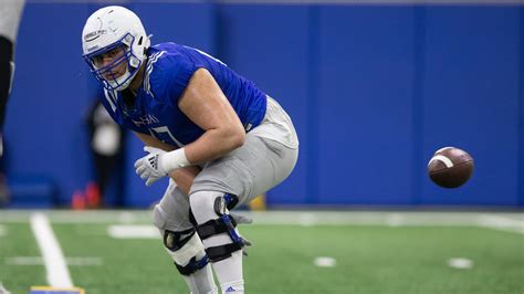 Kansas football offensive lineman Dominick Puni talks Illinois game