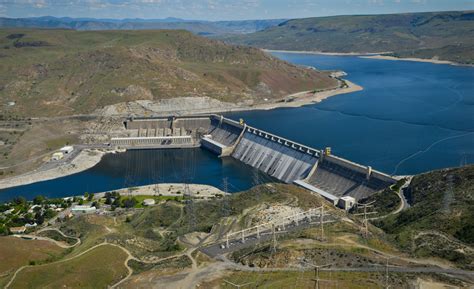 Top 20 Largest Dams in The World: Grand Coulee Dam