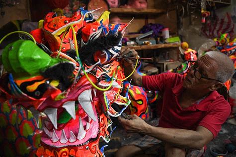 Dragon dance performers prepare for new lunar year | ABS-CBN News