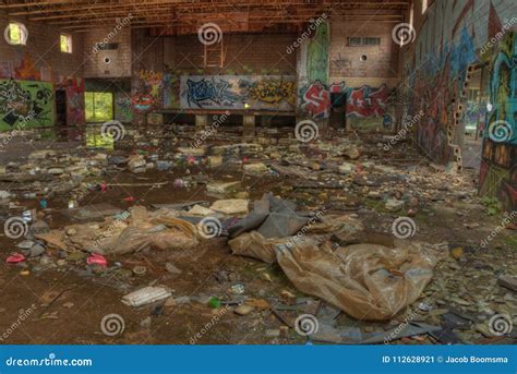 Abandoned School Covered in Graffiti Editorial Photo - Image of exploration, explore: 112628921