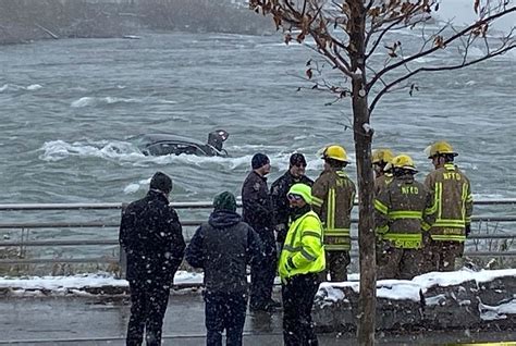 What was the Niagara Falls car rescue? | LaptrinhX / News