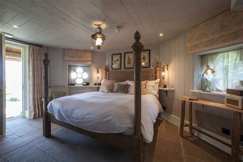 THE PIG - on the beach - new hotel in Studland. Dorset | Hotel bedroom ...