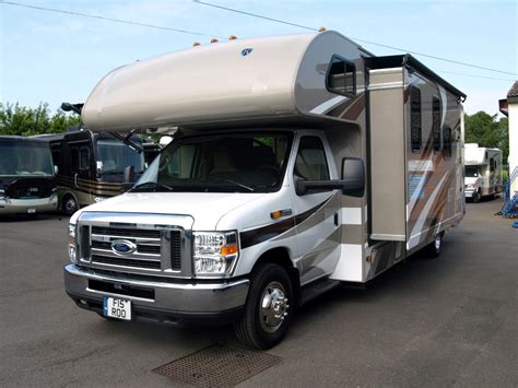 WHEELCHAIR ACCESSIBLE RV'S - Signature Motorhomes