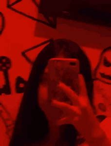 « gif pfps » | Aesthetic gif, Mirror selfie girl, Cool girl pictures