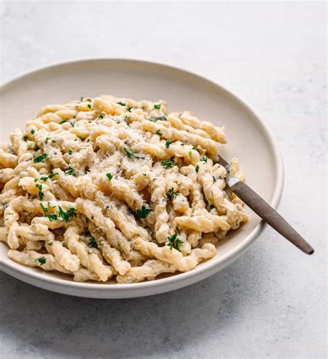 White Sauce Pasta (Creamy and Garlicky) - With Recipe Video 🎥 - Posh Journal