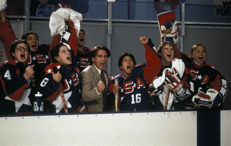 Original 'Mighty Ducks' cast reunite at NHL game