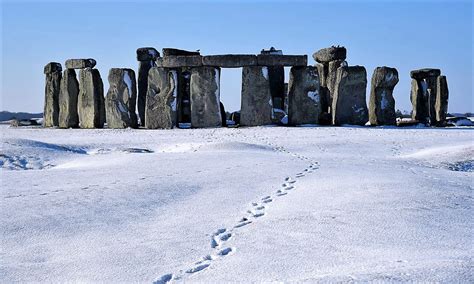 Transporting the bluestones of Stonehenge