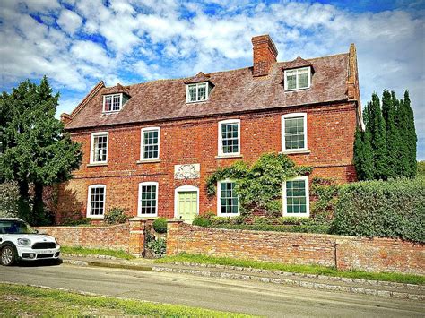 Cross Farmhouse in Quainton Buckinghamshire Photograph by Gordon James - Fine Art America