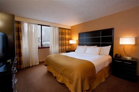 Embassy Suites Chicago Downtown is one of the best places to stay in ...