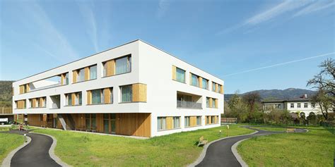 Nursing and Retirement Home / Dietger Wissounig Architekten | ArchDaily