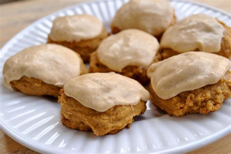 little bits: Frosted Pumpkin Cookies {recipe}