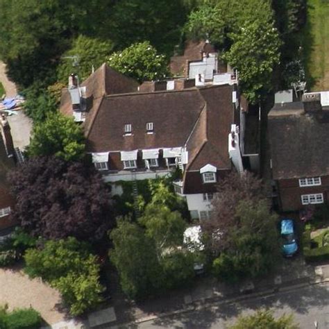 Jonathan Ross' House in London, United Kingdom (Google Maps)