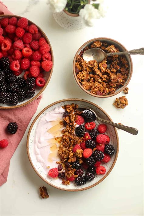 Yogurt with Granola - Two Ways! - SueBee Homemaker