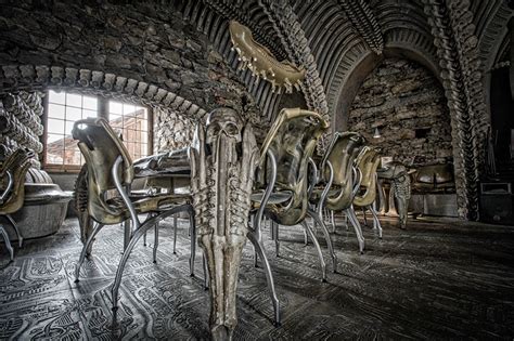 HRGiger.com - Museum Bar