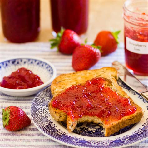 Homemade Fresh Strawberry Jam with Pectin » The Joy of an Empty Pot