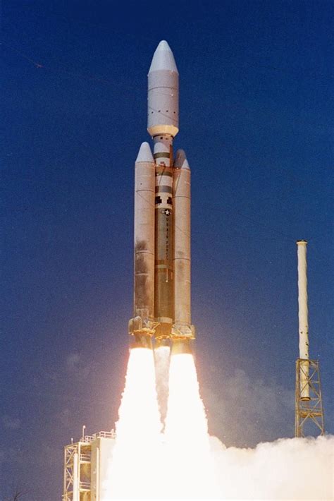 LockheedMartin Titan IV | Space launch system, Nasa, Space flight